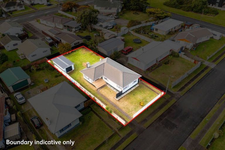 Photo of property in 6 Omori Place, Castlecliff, Whanganui, 4501