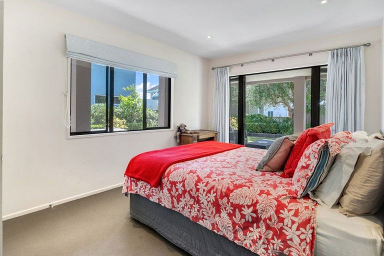 Photo of property in 27a The Parade, Bucklands Beach, Auckland, 2012