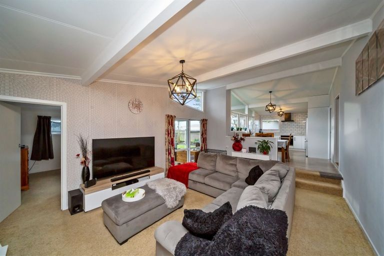 Photo of property in 5 Ngaio Place, Hawera, 4610