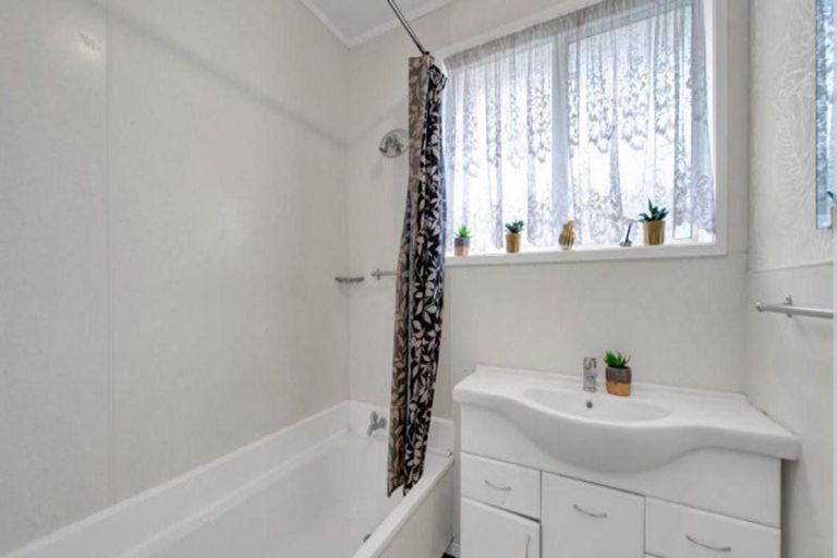 Photo of property in 162 Omata Road, Blagdon, New Plymouth, 4310