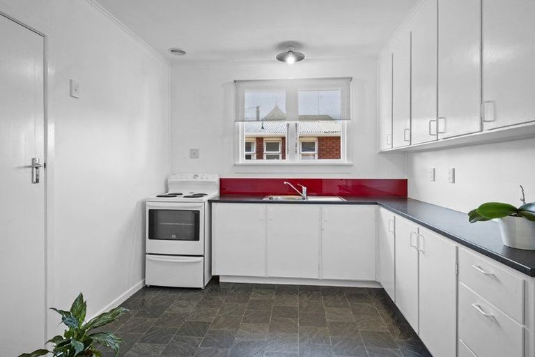 Photo of property in 1/306 Devon Street West, New Plymouth, 4310