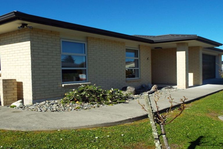 Photo of property in 19 Dal Din Drive, Otaki, 5512