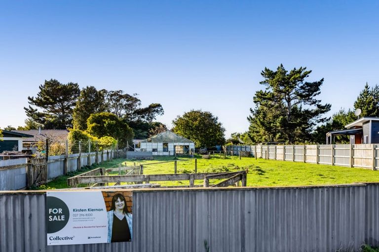 Photo of property in 40 Bear Street, Waverley, 4510