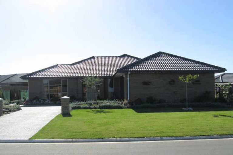 Photo of property in 30 Overbury Crescent, Rolleston, 7614