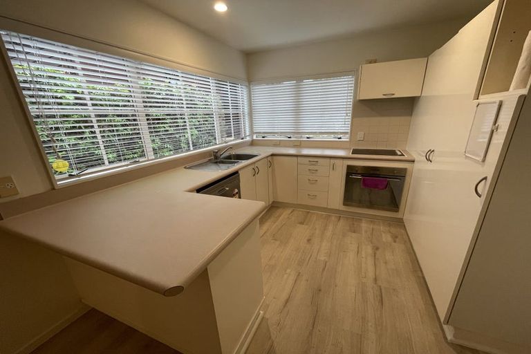 Photo of property in 2/47 Lavery Place, Sunnynook, Auckland, 0632