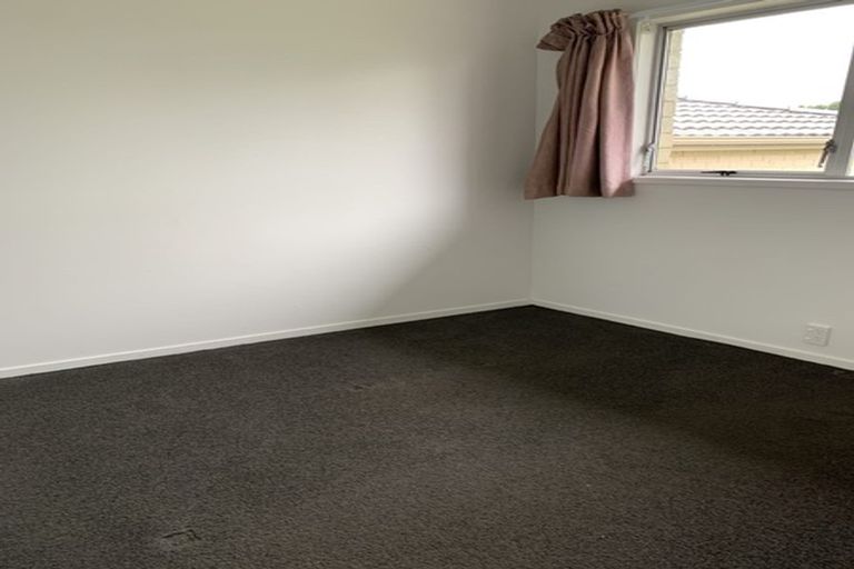 Photo of property in 1/11 Ballater Place, Highland Park, Auckland, 2010