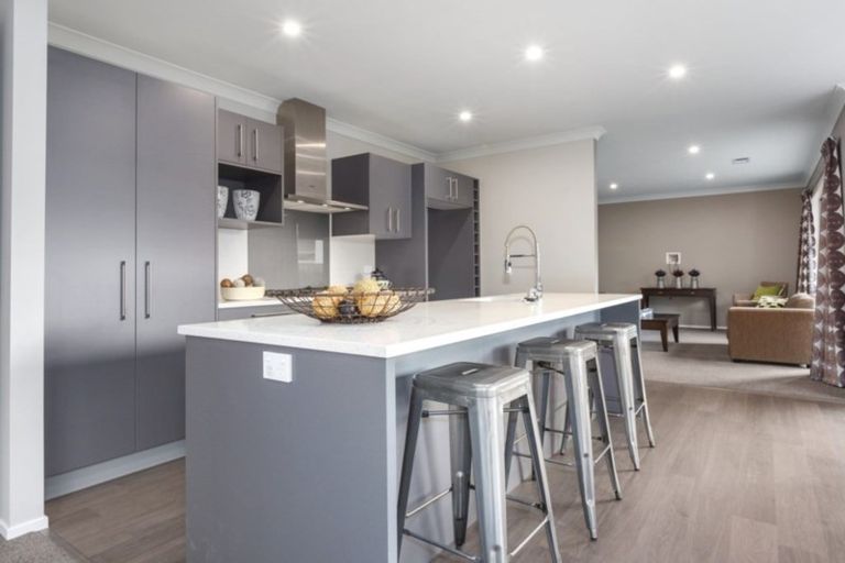 Photo of property in 6 Shoal Place, Whitby, Porirua, 5024