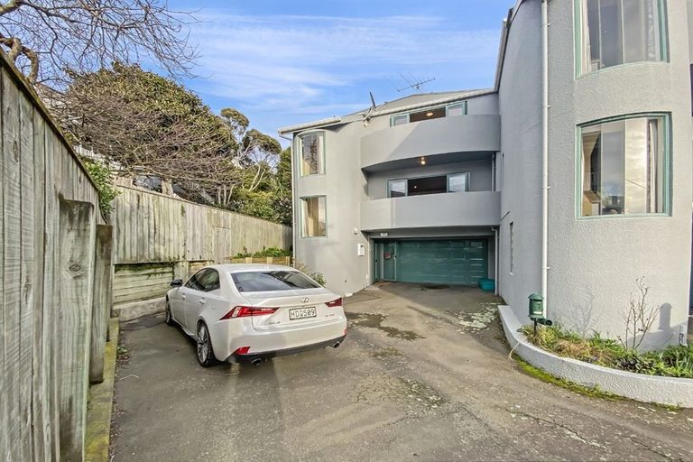 Photo of property in 7 Oak Grove, Mount Cook, Wellington, 6011