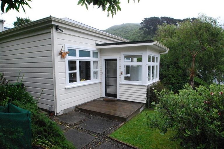 Photo of property in 26 Rhine Street, Island Bay, Wellington, 6023