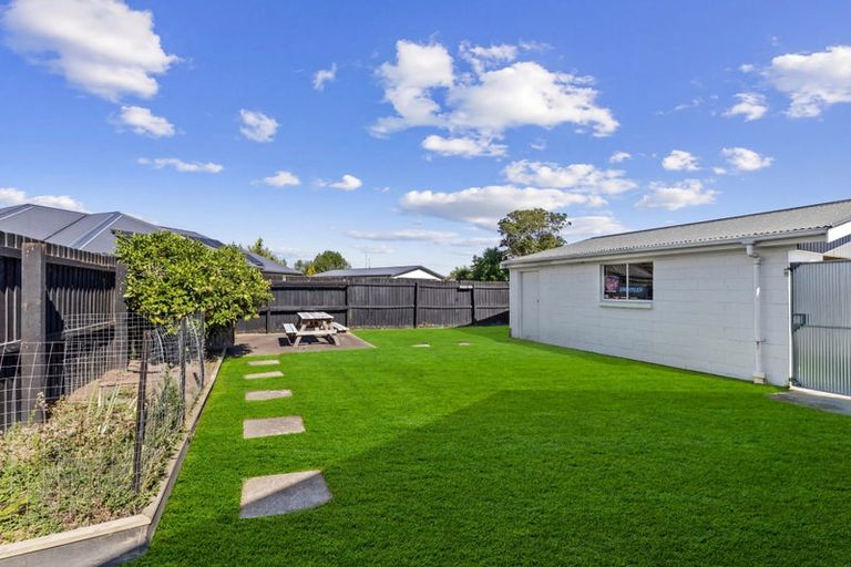 Photo of property in 167 Queenspark Drive, Parklands, Christchurch, 8083