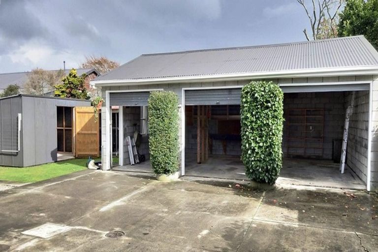 Photo of property in 26 Ihle Street, Terrace End, Palmerston North, 4410