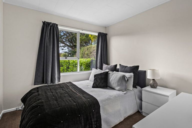 Photo of property in 37 Pitt Street, Clive, 4102