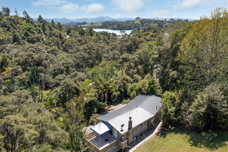Photo of property in 1060 Sandspit Road, Sandspit, Warkworth, 0982