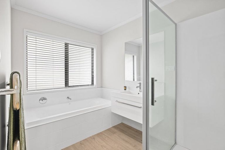 Photo of property in 281 Lakes Boulevard, Pyes Pa, Tauranga, 3112