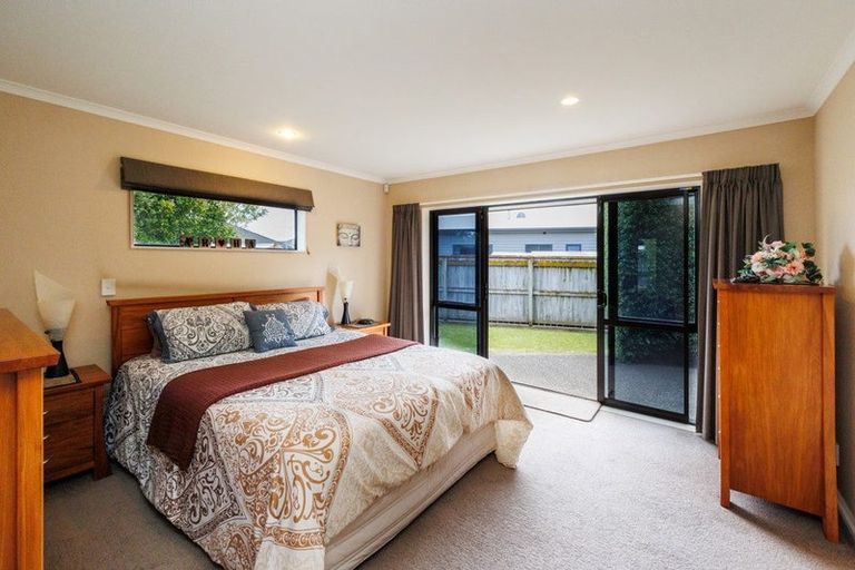 Photo of property in 36 Tennyson Avenue, Kelvin Grove, Palmerston North, 4414
