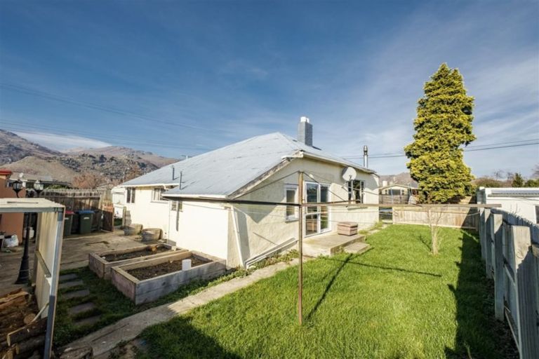 Photo of property in 27 Donegal Street, Cromwell, 9310