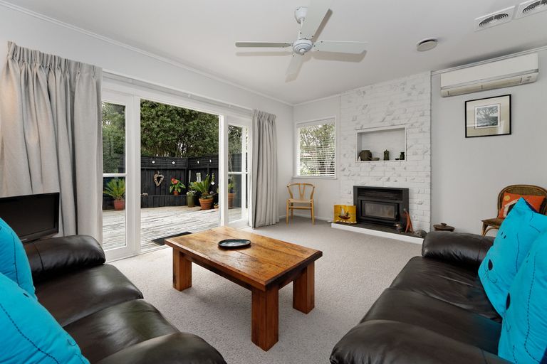 Photo of property in 34 Dolbear Street, Titirangi, Auckland, 0604