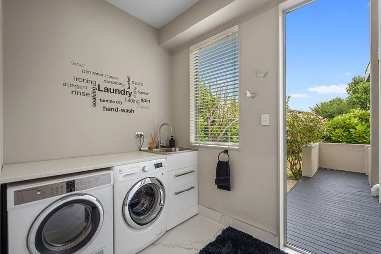 Photo of property in 67 Kittiwake Drive, Schnapper Rock, Auckland, 0632