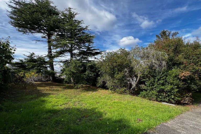 Photo of property in 1/93 Target Road, Totara Vale, Auckland, 0629