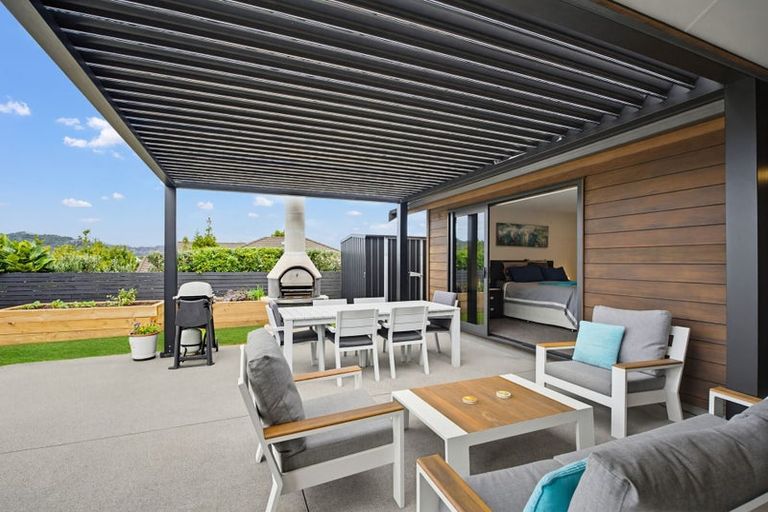 Photo of property in 10 Topping Place, Whitianga, 3510