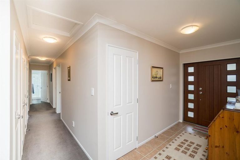 Photo of property in 16 Elizabeth Grove, Stratford, 4332