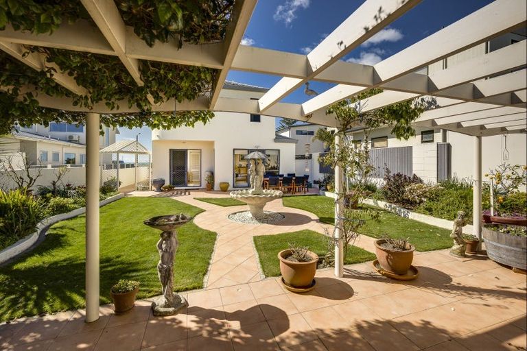 Photo of property in 24 The Esplanade, Westshore, Napier, 4110