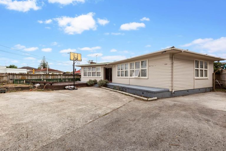 Photo of property in 49 Hoteo Avenue, Papatoetoe, Auckland, 2025