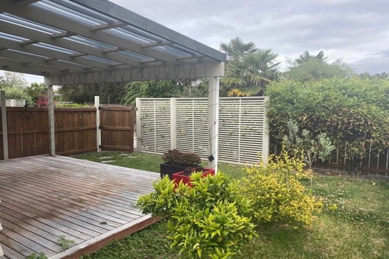 Photo of property in 8a Neeve Place, Taradale, Napier, 4112