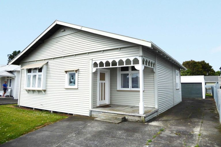 Photo of property in 33 Mcgiffert Street, Palmerston North, 4410