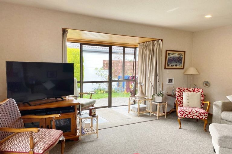 Photo of property in 32 Bowen Street, Upper Riccarton, Christchurch, 8041