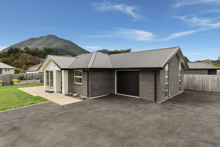 Photo of property in 32 Tiwhatiwha Crescent, Kawerau, 3127