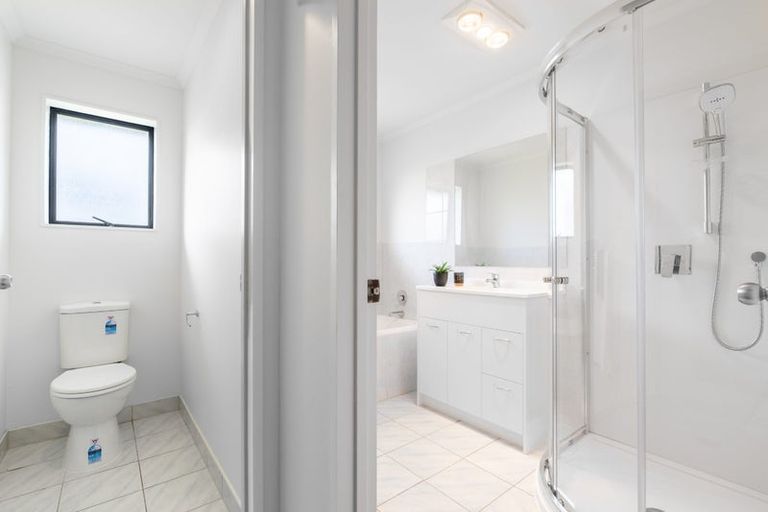 Photo of property in 14 Cade Place, Weymouth, Auckland, 2103