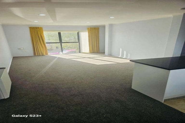 Photo of property in 12 Kevale Place, Manurewa, Auckland, 2102
