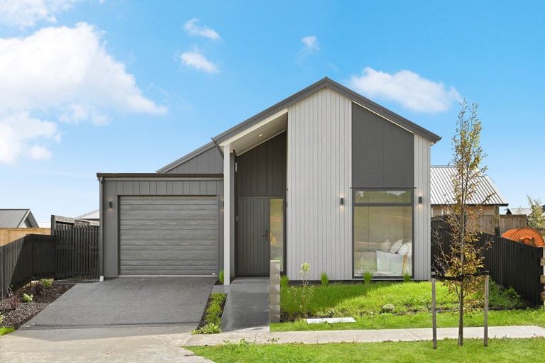 Photo of property in 17 Auburn Green, Peacocke, Hamilton, 3206