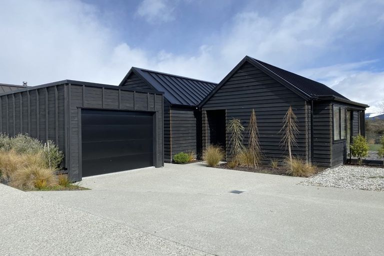 Photo of property in 17 Mckenzies Shute, Jacks Point, Queenstown, 9371