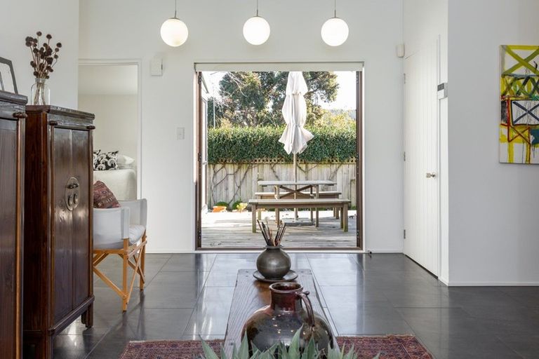 Photo of property in 120 Avondale Road, Taradale, Napier, 4112