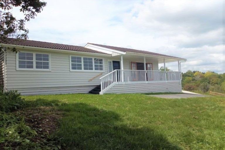 Photo of property in 9 Trosk Place, Waiuku, 2123