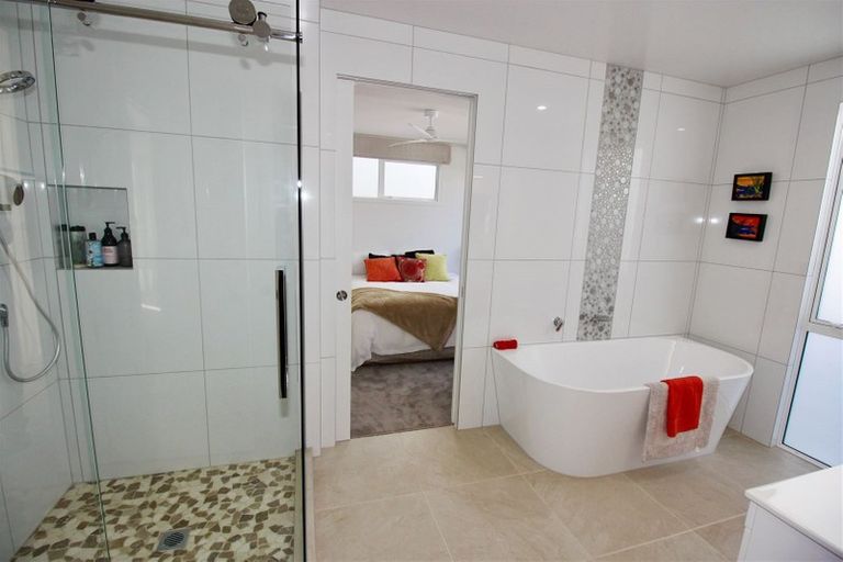 Photo of property in 77 Leeward Drive, Whitianga, 3510