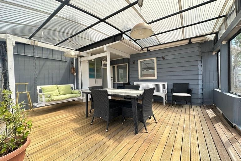 Photo of property in 47a Taikata Road, Te Atatu Peninsula, Auckland, 0610