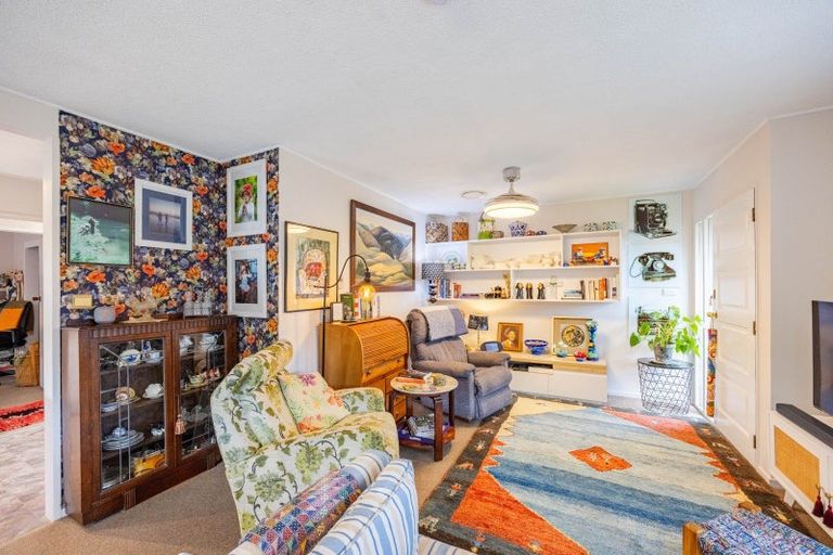 Photo of property in 14a Ruataniwha Street, Waipawa, 4210