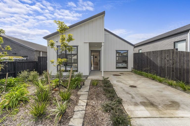 Photo of property in 14 Horokaka Street, Massey, 0614