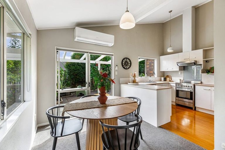 Photo of property in 3 Meynell Court, Glen Eden, Auckland, 0602