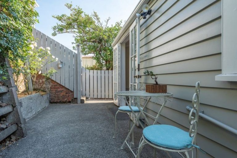 Photo of property in 18 Carrington Street, Mount Cook, Wellington, 6021