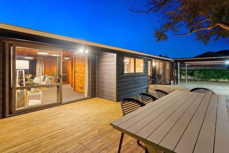 Photo of property in 21 Awanui Drive, Waikanae, 5036