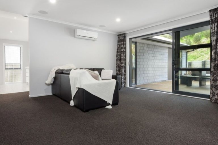 Photo of property in 291 Lakes Boulevard, Pyes Pa, Tauranga, 3112
