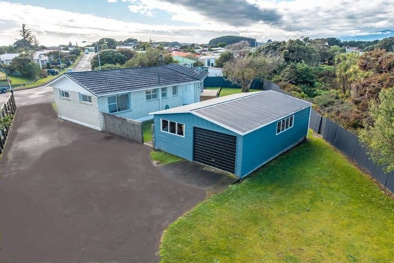 Photo of property in 26 Mountainview Terrace, Otaki Beach, Otaki, 5512