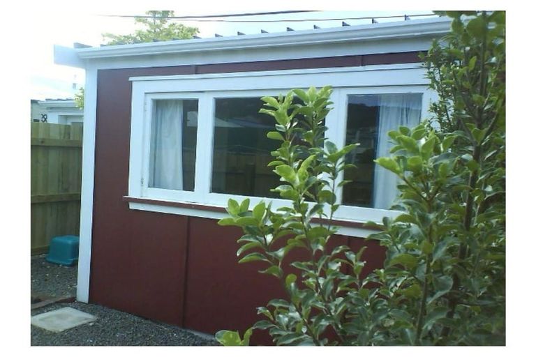 Photo of property in 16 Normanby Street, Newtown, Wellington, 6021