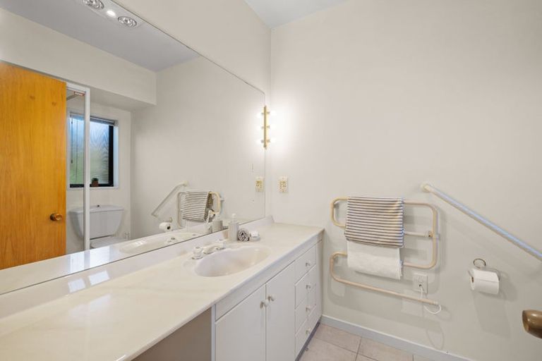 Photo of property in 42 Westburn Terrace, Burnside, Christchurch, 8041