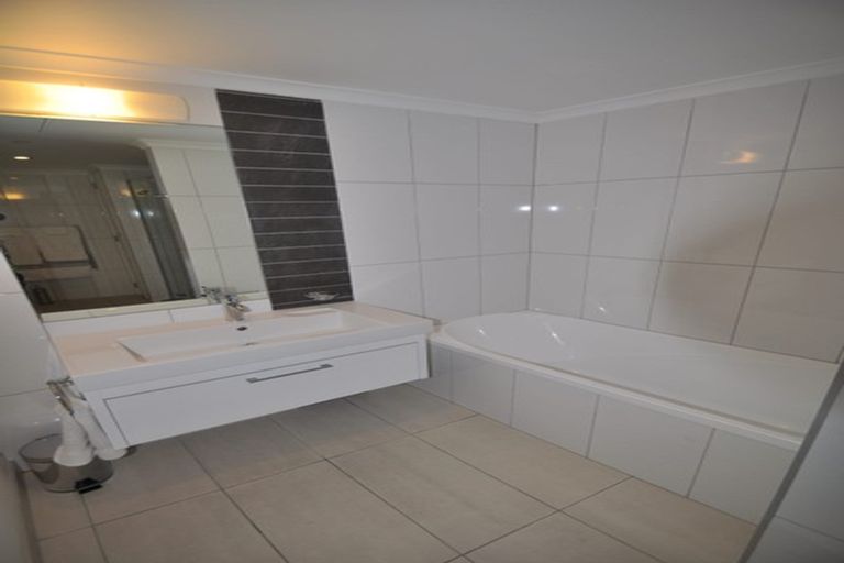 Photo of property in Bellagio Apartments, 8d/39 Taranaki Street, Te Aro, Wellington, 6011