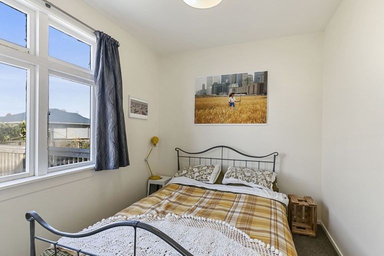 Photo of property in 91 Queens Drive, Lyall Bay, Wellington, 6022